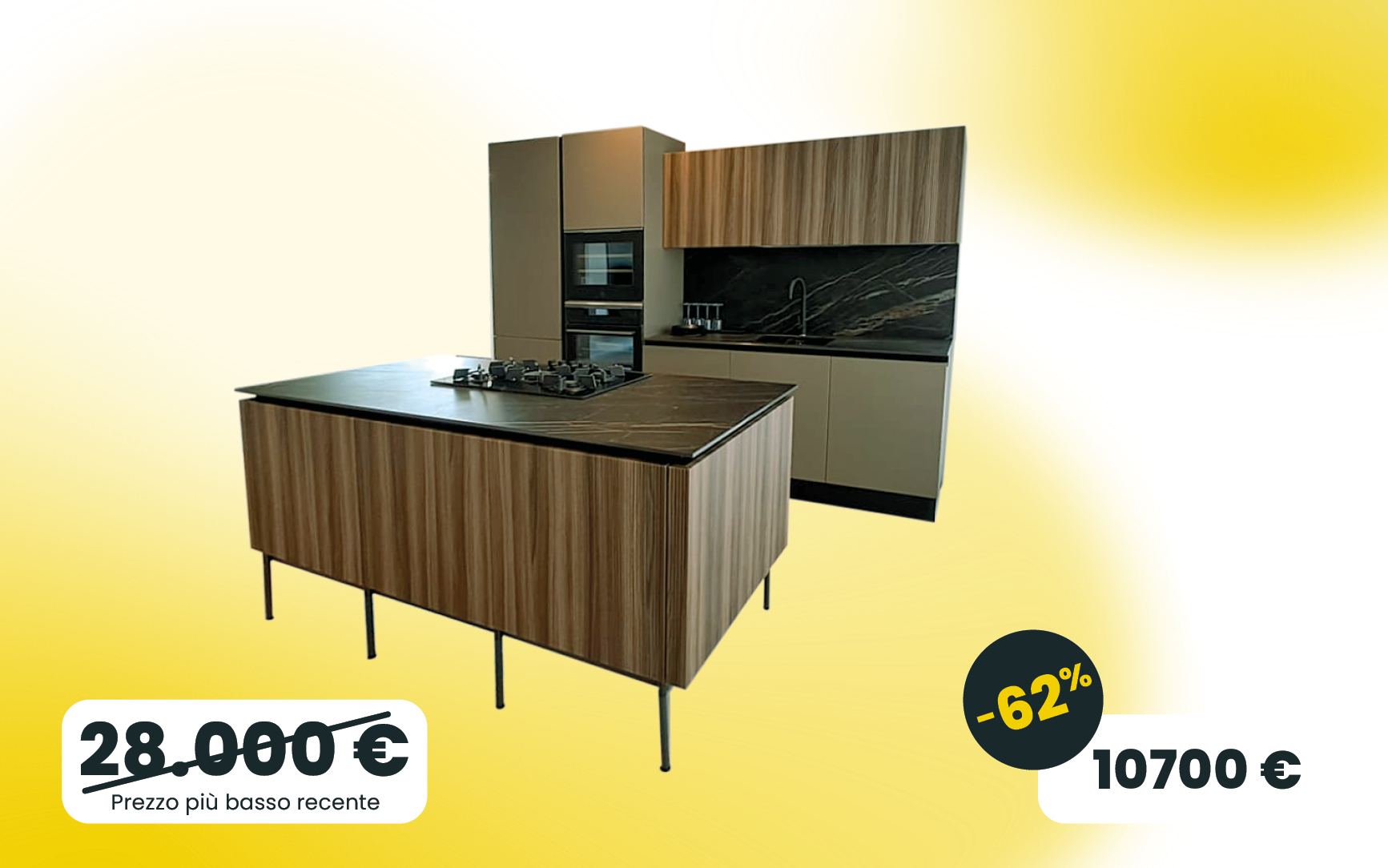 Cucina con isola con anta cannettata e ante laccate nocciola occasione Civitanova